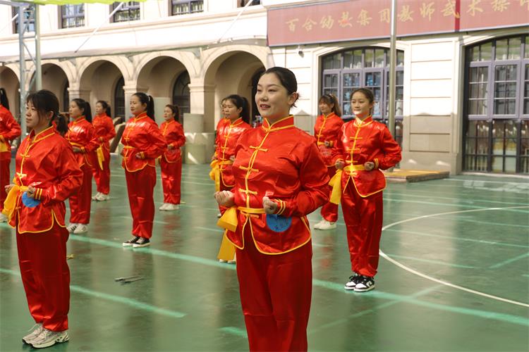 教师武术操评比活动 (1).JPG