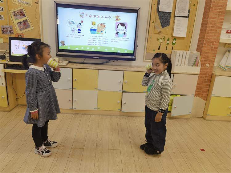 耳朵小游戏—传声筒.jpg